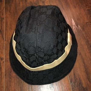 Gucci Original Black Beige Leather Strip GG Bucket Hat. Size M